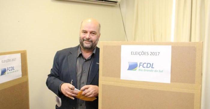 Vitor Koch é reeleito presidente do FCDL-RS 