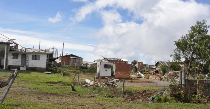 30 dias após tornado, São Chico ainda espera verba prometida para reconstrução da cidade
